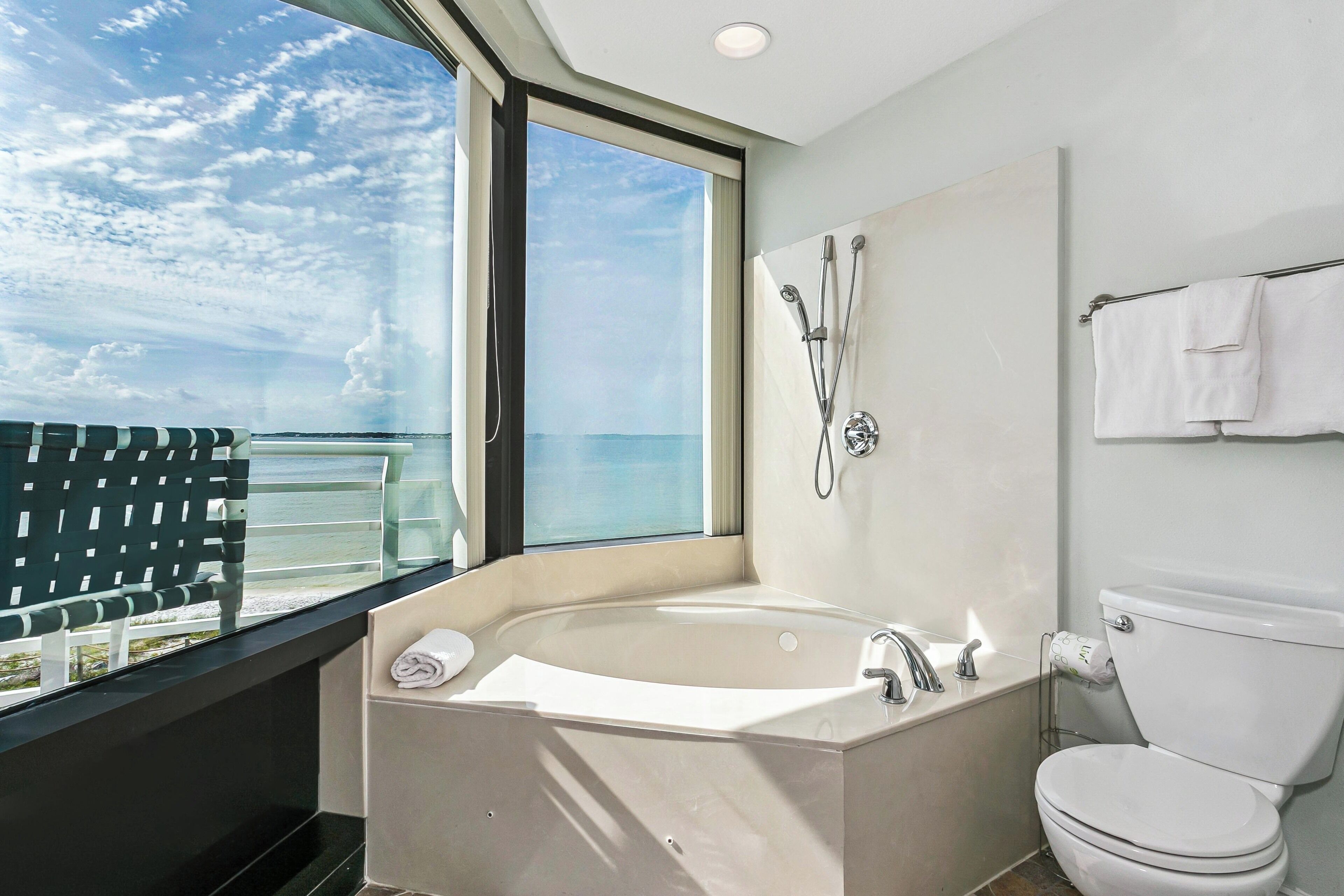 Shower, jetted bath, hair dryer, towels