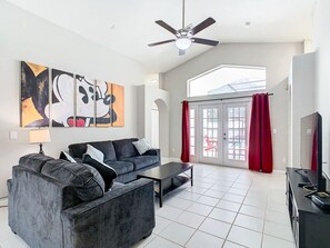 电视、桌上足球