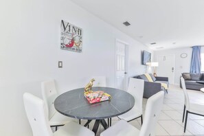 Dining - Fantastic Nest for Joy STR-2310#1 (Fort Lauderdale)