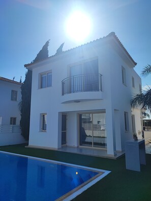 Exterior - Villa Günther, Palm Village (Cyprus/Protaras); your dream vacation starts here (Protaras)