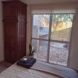 1 bedroom, WiFi, bed sheets
