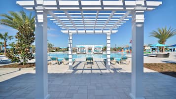 Piscina all'aperto, una piscina riscaldata