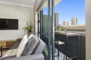 Smart TV - Cape on Porterfield 5 (Cape Town)