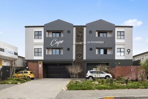 Exterior - Cape on Porterfield 5 (Cape Town)
