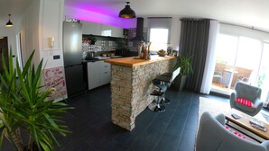 Interior - Elegant 70m2 Rooftop at the foot of Le Bourget station (Le Bourget)
