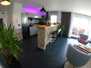 Interior - Elegant 70m2 Rooftop at the foot of Le Bourget station (Le Bourget)