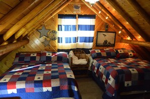 6 habitaciones, escritorio y tabla de planchar con plancha