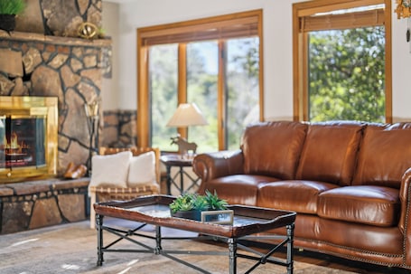 Apartment, Golf View | Living area