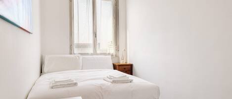 1 غرفة نوم ومكواة/لوح كي وواي فاي مجانًا وملاءات أسرّة