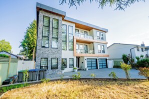 Exterior - Newton Suite (Surrey)