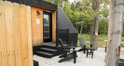 Modern Tiny Home 29 w/Hot Tub!