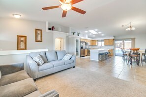 TV - 4 Mi to Beach: Lake Havasu City Home w/ Pool (Lake Havasu City)