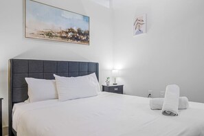 1 chambre, bureau, fer et planche à repasser, Wi-Fi