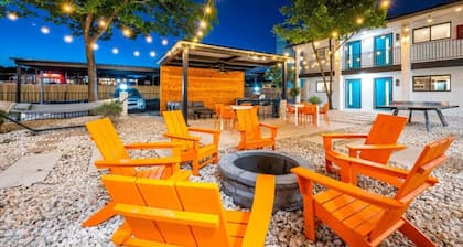 Fresh Austin Unit Only 5 Minutes Away from Downtown