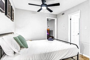 1 soverom, strykejern/-brett, wi-fi og sengetøy