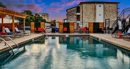 Elegant 1BR Haven - 10 Min to Downtown Austin