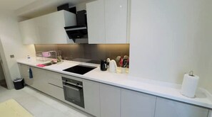 Microwave, dishwasher