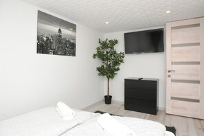 2 chambres, fer et planche à repasser, Wi-Fi, draps fournis