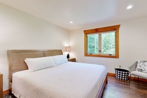 3 室のベッドルーム、アイロン / アイロン台、インターネット、ベッドシーツ