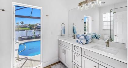 Luxe Home, Pool, Boat Rental, Hot tub, & Fire pit