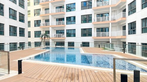 1BHK Near Airport, Pool, Parking