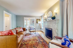 TV, fireplace, offices