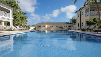 2 outdoor pools, sun loungers