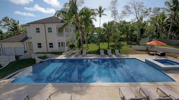2 outdoor pools, pool loungers