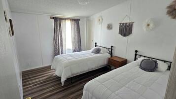 3 bedrooms, free WiFi, bed sheets