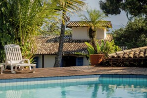 Pool - Linda Casa Colonial 100 mts da Praia da Feiticeira (Ilhabela)