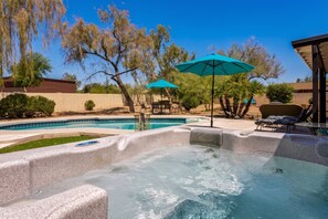 Outdoor spa tub - Scottsdale Retreat w/Pool, Hot Tub & 2 Master Suites Near Old Town (Scottsdale)