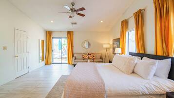4 bedrooms, in-room safe, desk, iron/ironing board