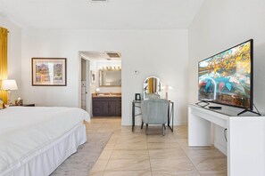 4 bedrooms, in-room safe, desk, iron/ironing board