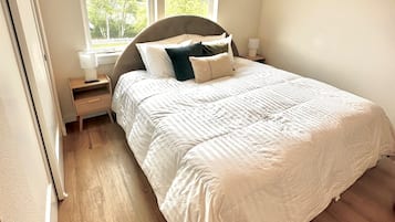 2 bedrooms, internet, bed sheets