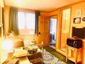 1 室のベッドルーム、デスク、WiFi、ベッドシーツ