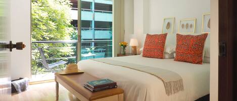 3 bedrooms, iron/ironing board, travel cot, WiFi