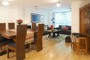 Dining - 3-Bedroom w/ Balcony / Terrace & Gym / Reforma (Mexico City)