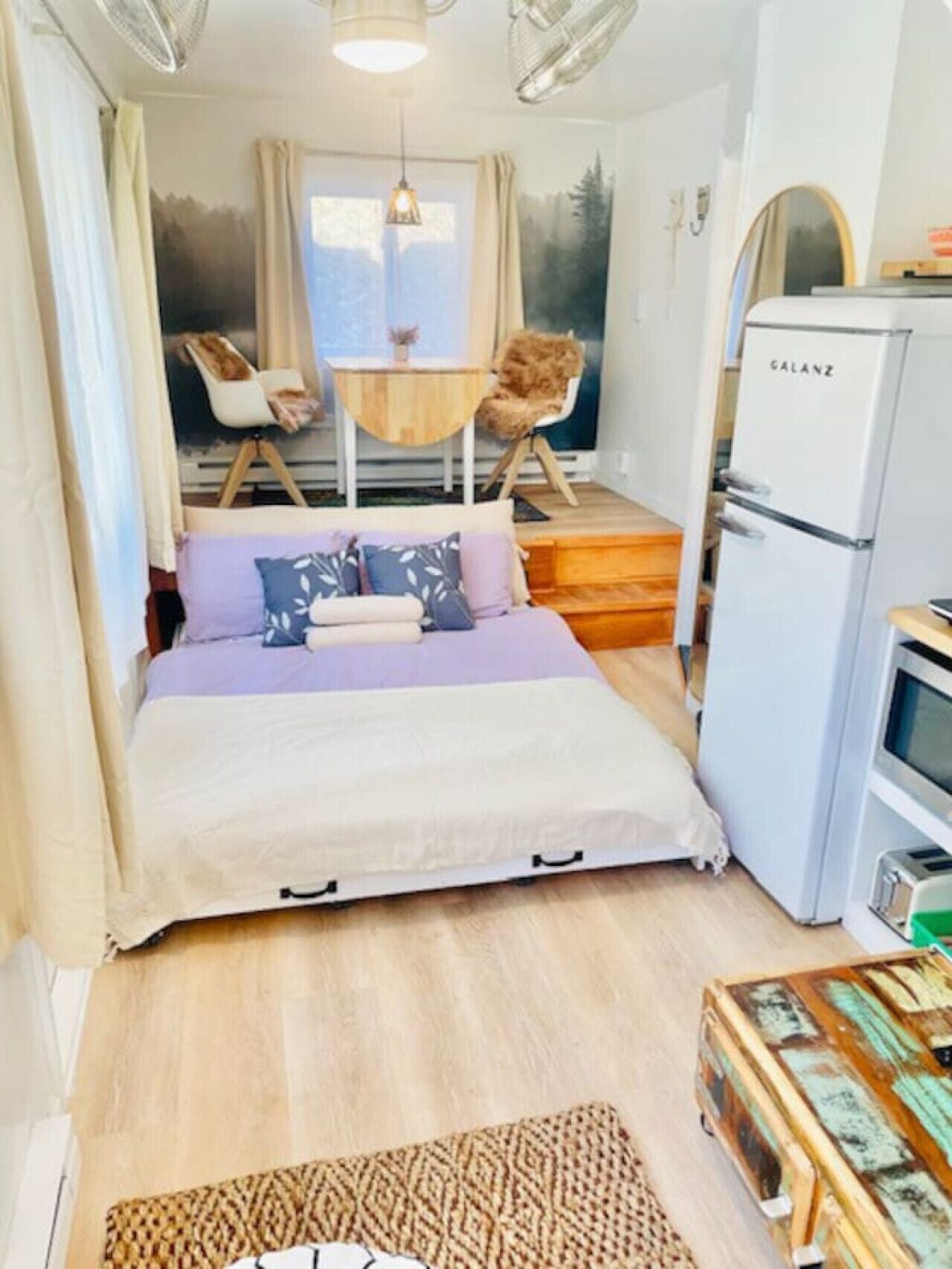 1 habitación, escritorio, tabla de planchar con plancha y wifi 