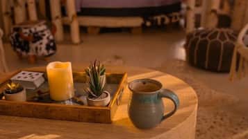 Desk, WiFi, bed sheets