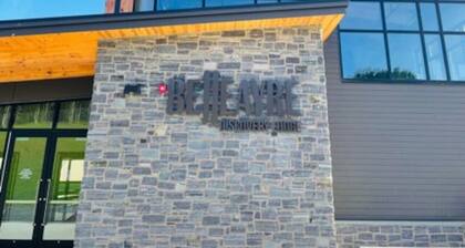 Lotus Family Suite w 2 Beds Kitchenette 4