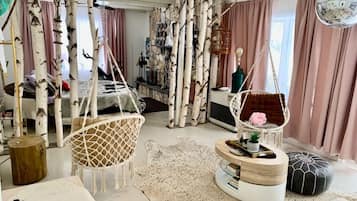 11 slaapkamers, een strijkplank/strijkijzer, wifi, beddengoed