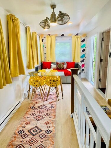 Red Peacock Catskill Cabin sleeps four 6