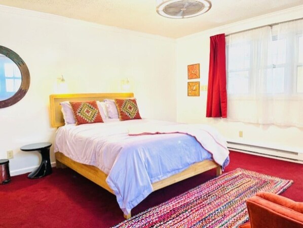 1 bedroom, desk, WiFi, bed sheets