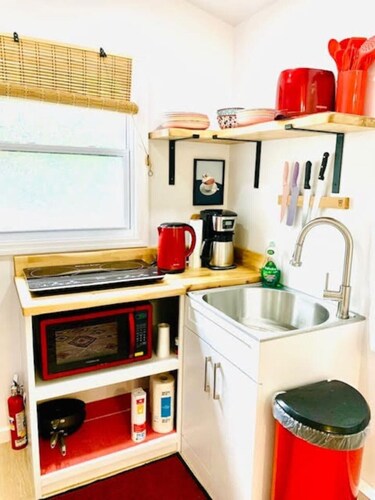 Red Peacock Catskill Cabin sleeps four 6