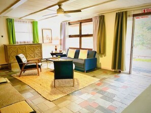 TV, fireplace - Alpine Four Season Lodge Shandaken NY sleeps 18 (Shandaken)