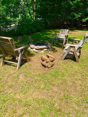 Property grounds - Alpine Four Season Lodge Shandaken NY sleeps 18 (Shandaken)