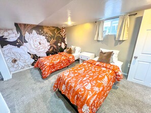 2 bedrooms, iron/ironing board, WiFi, bed sheets