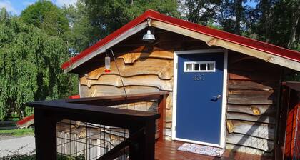 Vogelsang guesthouse, 5 minute walk to downtown West Jefferson.