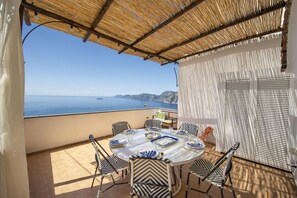Outdoor dining - Punta di Diamante - 200 Steps to Heaven (Praiano)
