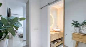 3 bedrooms, iron/ironing board, free WiFi, bed sheets - Luxury Villa with Spectacular Views. Ideal for Families and Groups of Friends (Tías)